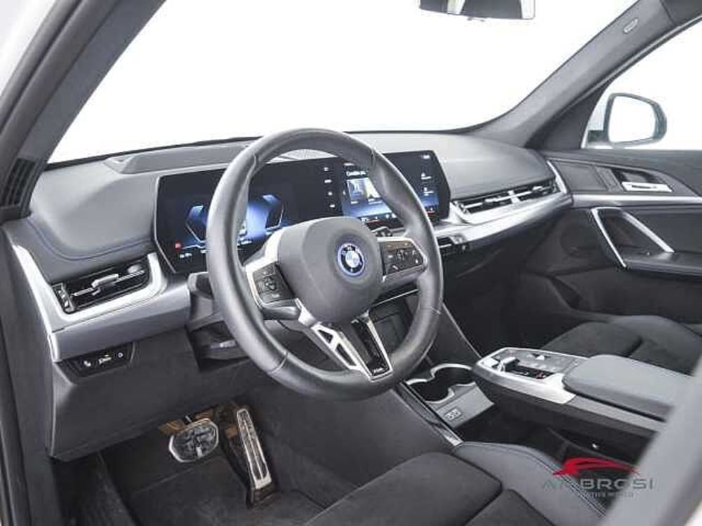 BMW iX1 usata a Perugia (8)