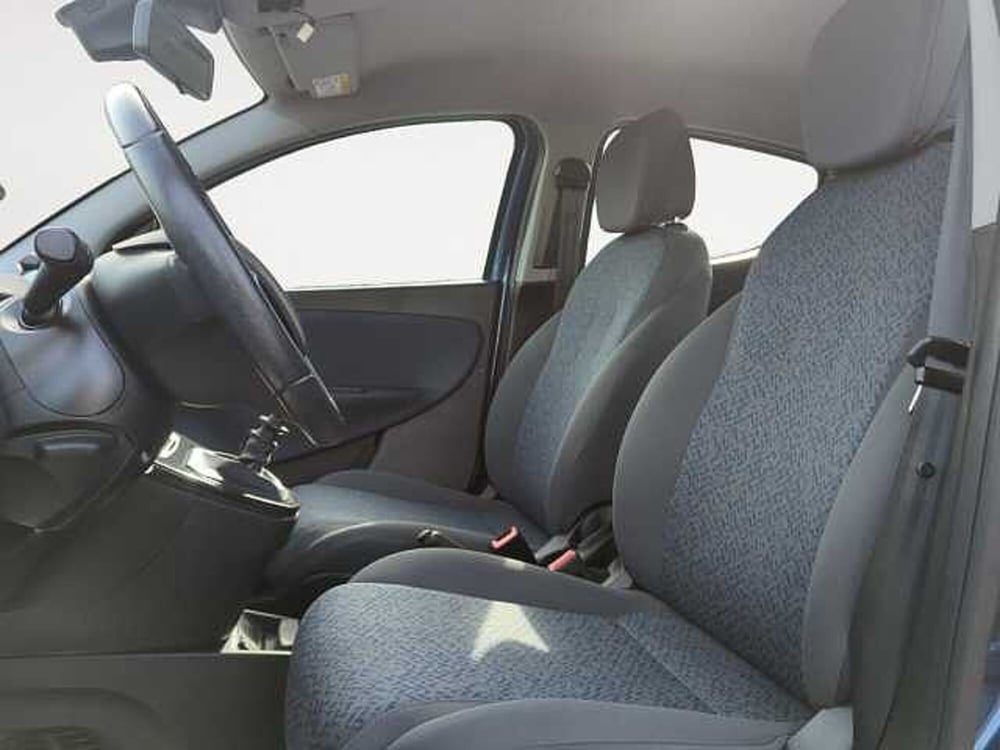 Lancia Ypsilon usata a Treviso (11)