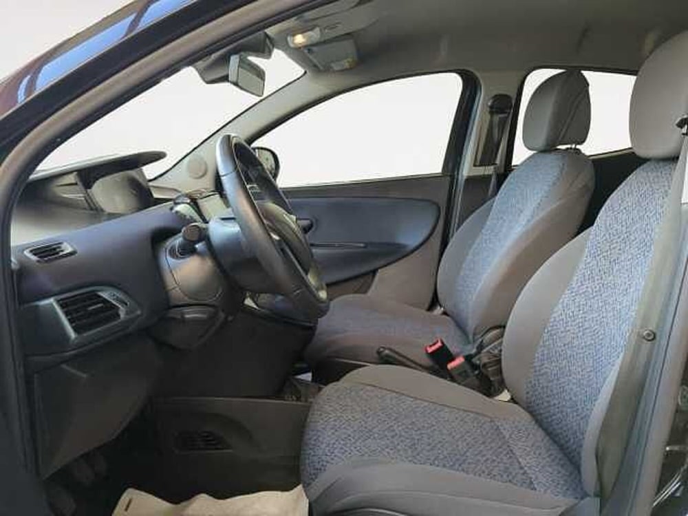 Lancia Ypsilon usata a Treviso (11)