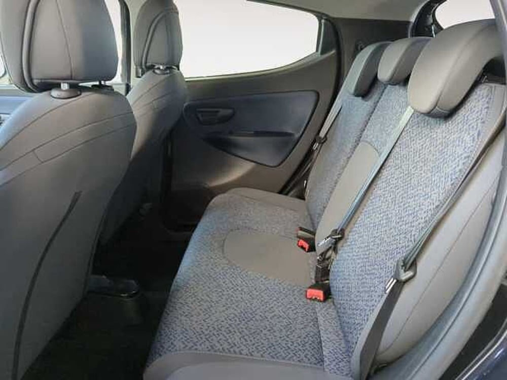 Lancia Ypsilon usata a Treviso (12)