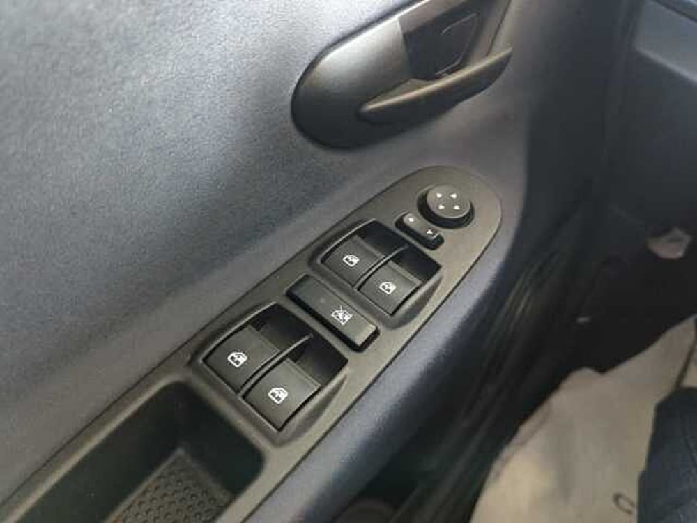 Lancia Ypsilon usata a Treviso (19)
