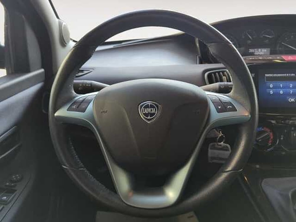 Lancia Ypsilon usata a Treviso (9)