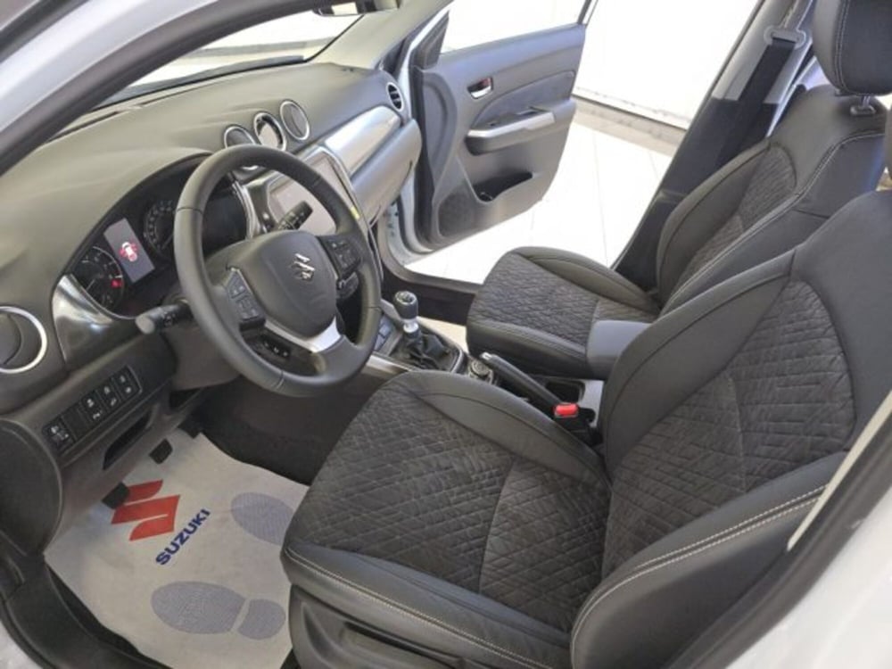 Suzuki Vitara nuova a Reggio Emilia (9)