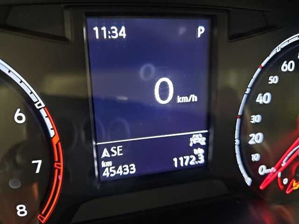 Volkswagen T-Roc usata a Lecco (16)