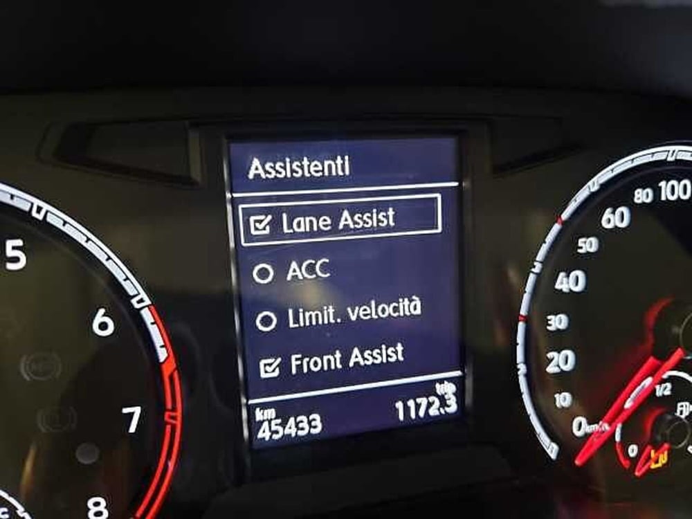 Volkswagen T-Roc usata a Lecco (17)