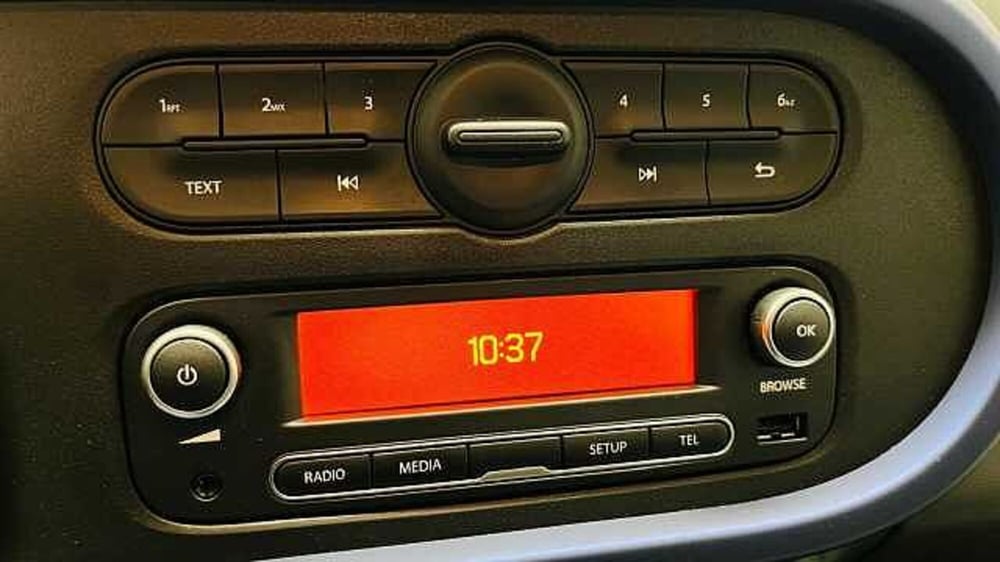 Renault Twingo usata a Milano (10)
