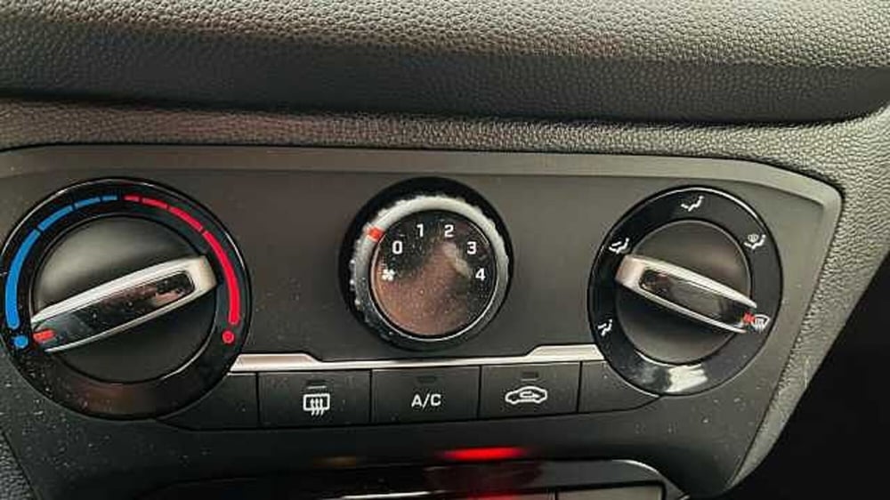 Hyundai i20 usata a Milano (11)