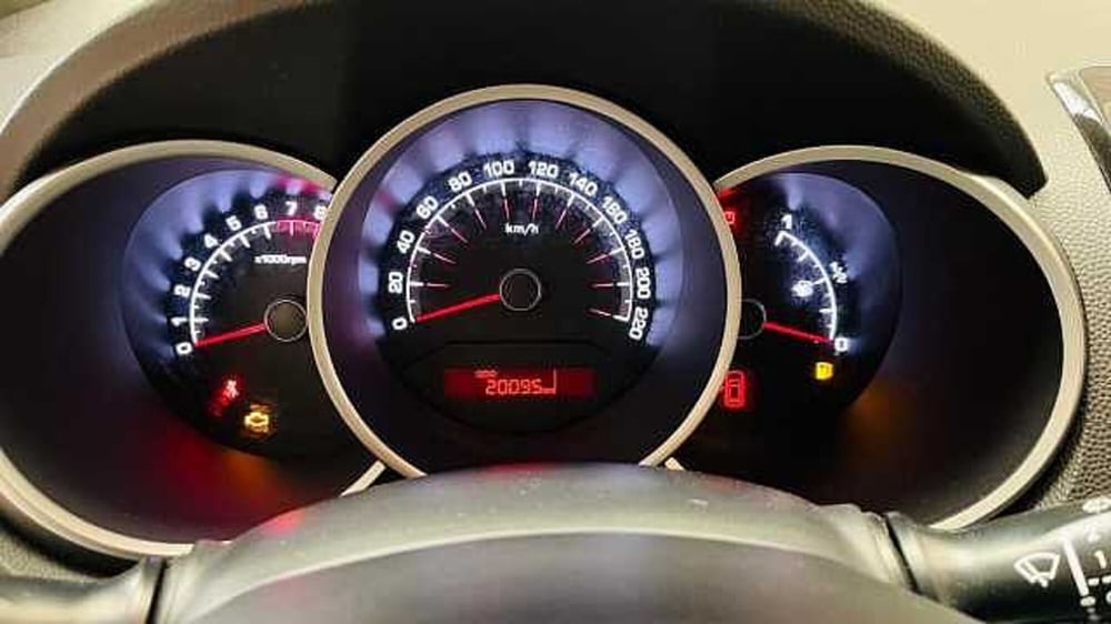 Kia Venga usata a Milano (10)