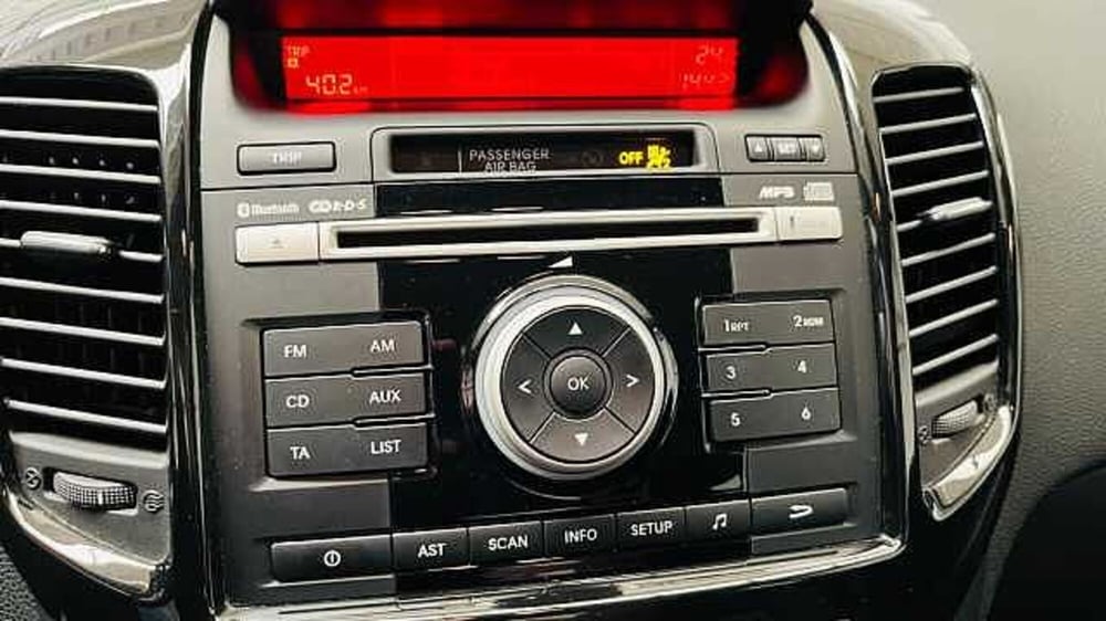 Kia Venga usata a Milano (12)