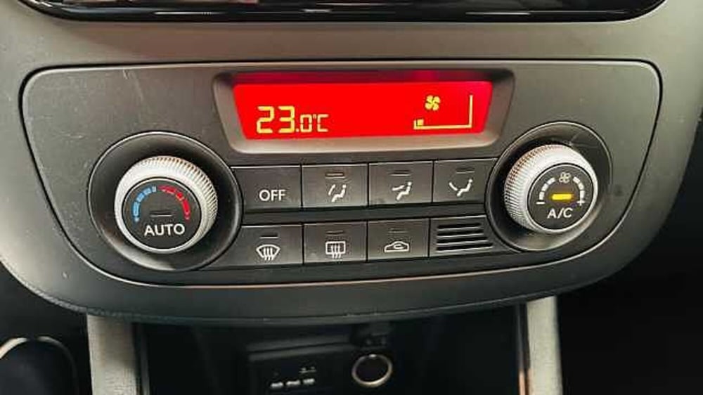 Kia Venga usata a Milano (13)