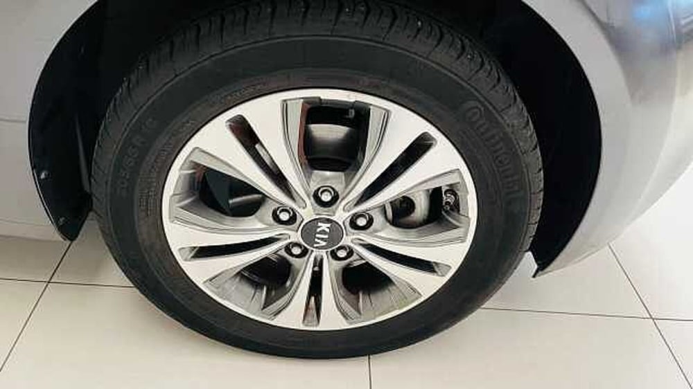 Kia Venga usata a Milano (4)