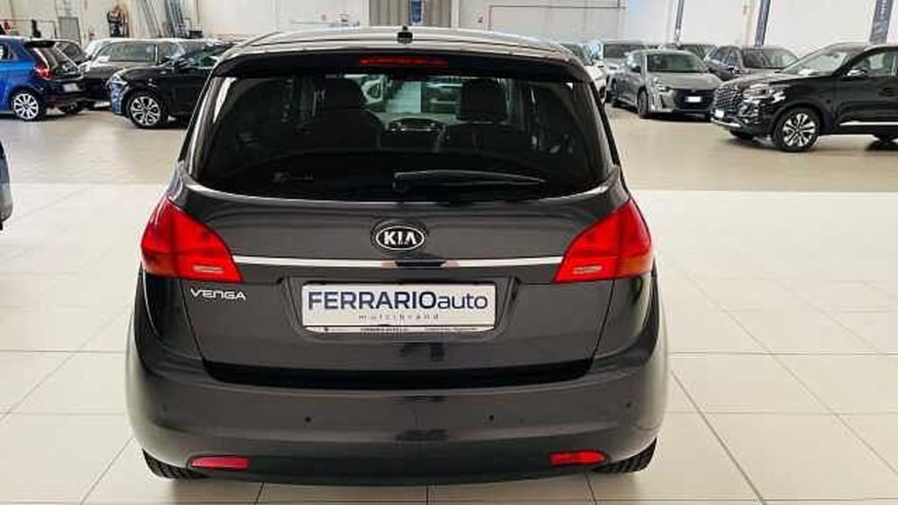 Kia Venga usata a Milano (7)