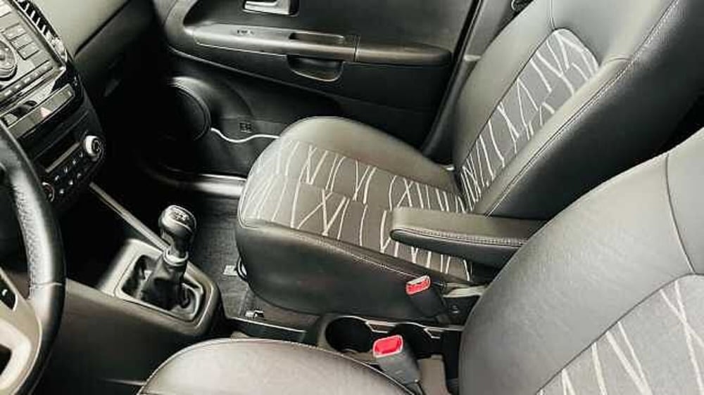 Kia Venga usata a Milano (8)