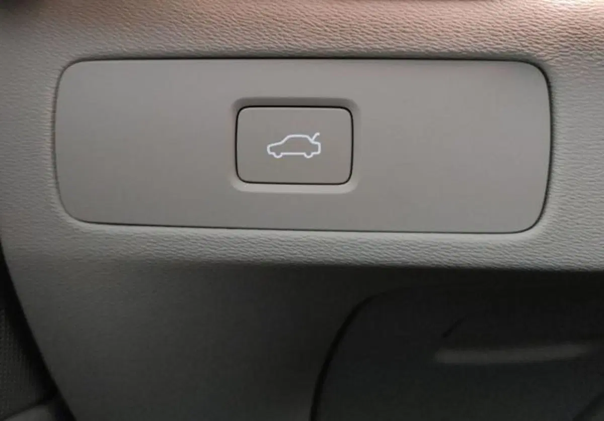 Volvo XC90 nuova a Modena (12)