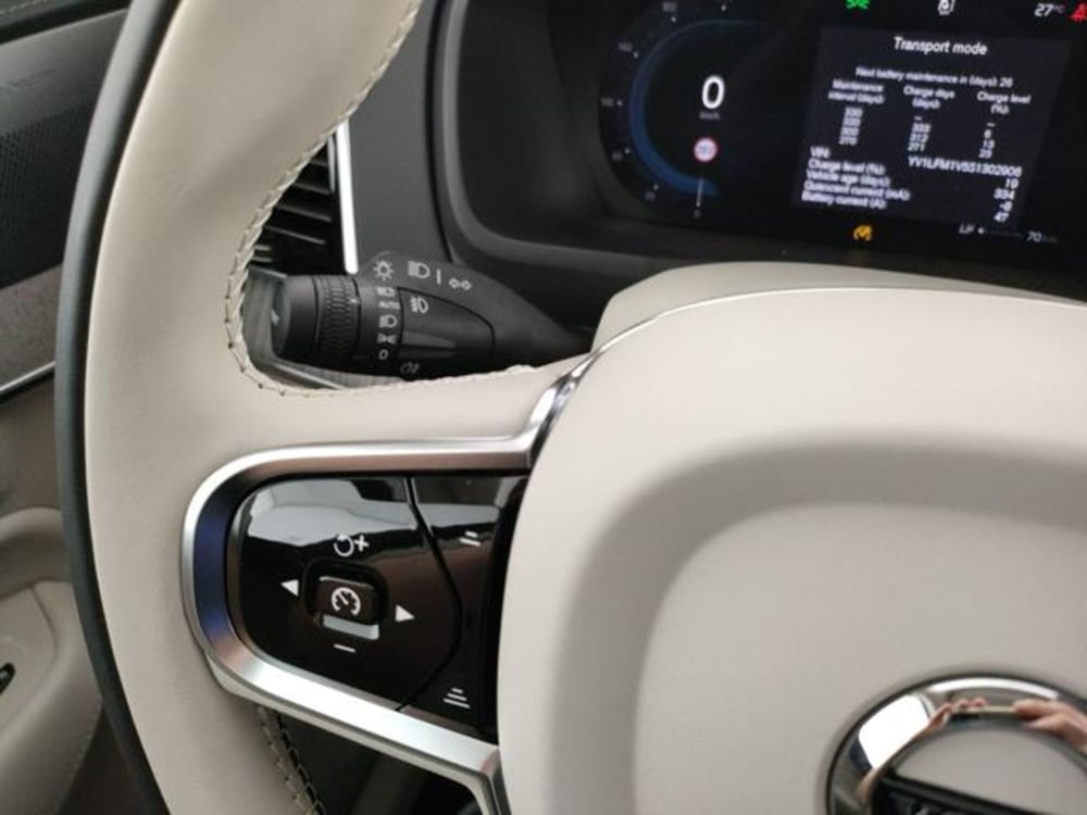 Volvo XC90 nuova a Modena (20)