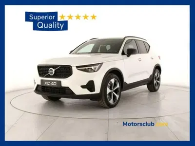 Volvo XC40 B3 automatico Plus Dark nuova a Modena