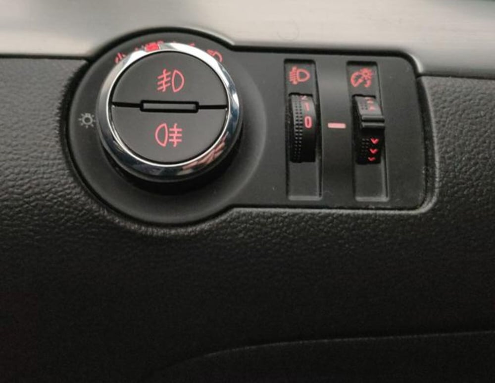 Opel Mokka usata a Modena (11)