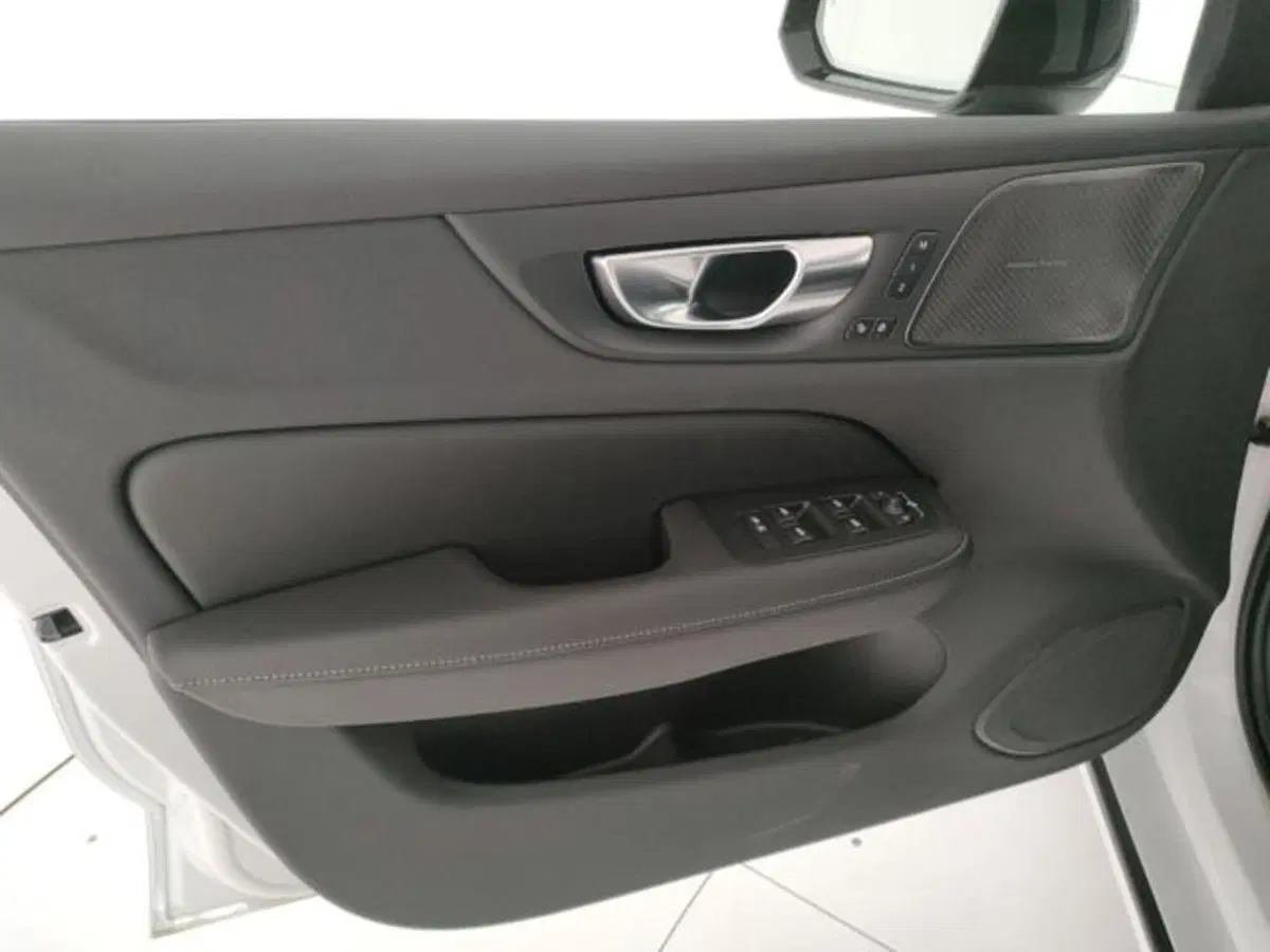 Volvo V60 usata a Modena (8)