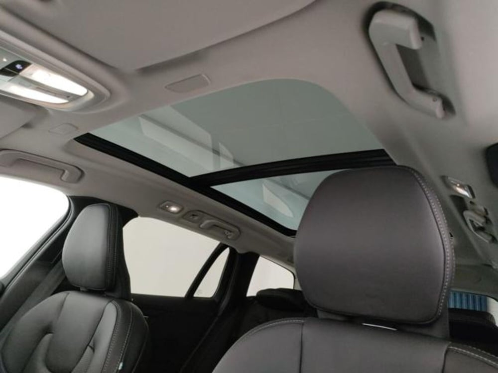 Volvo V60 nuova a Modena (15)