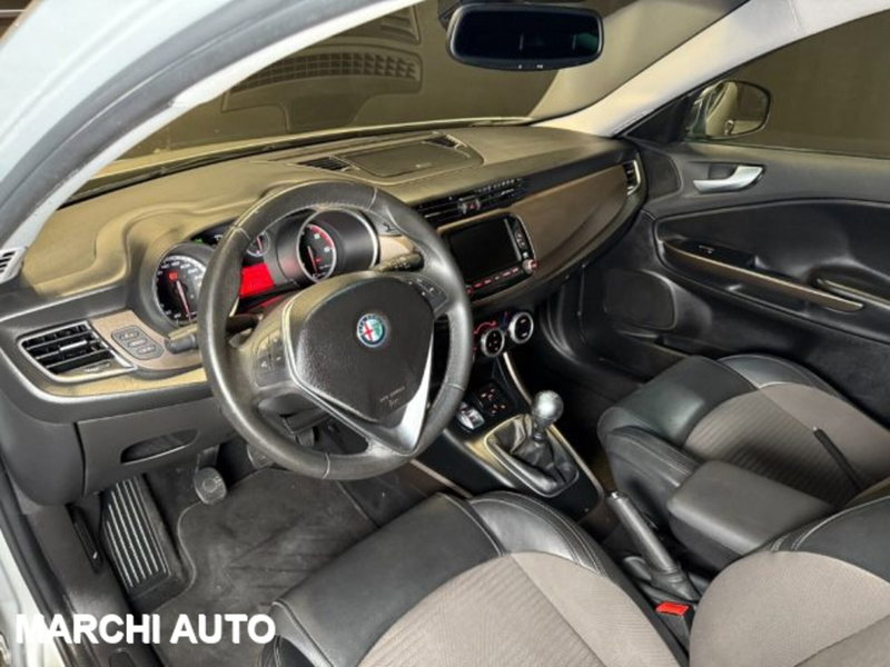 Alfa Romeo Giulietta usata a Perugia (10)