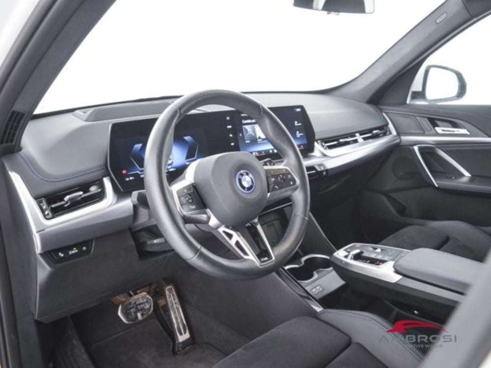 BMW iX1 usata a Perugia (8)