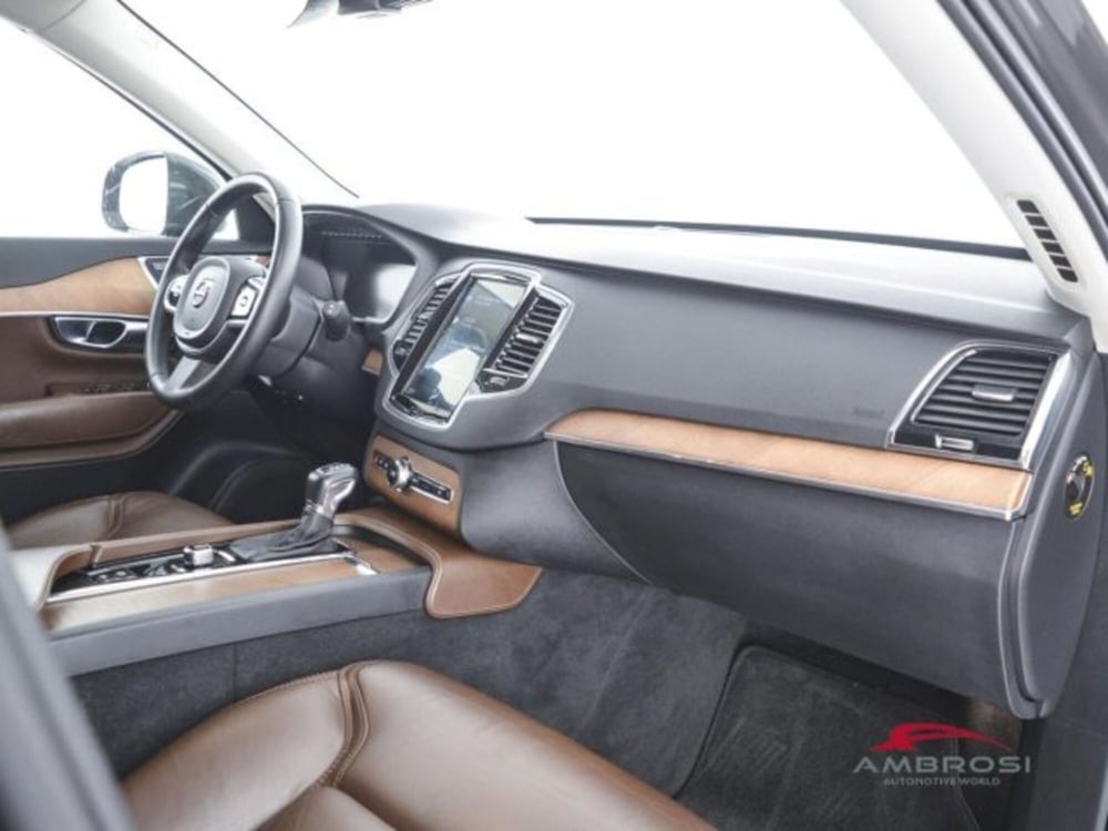 Volvo XC90 usata a Perugia (12)