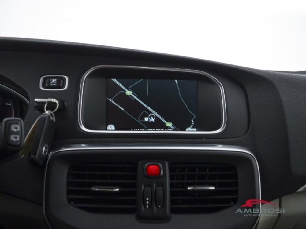 Volvo V40 Cross Country usata a Perugia (14)