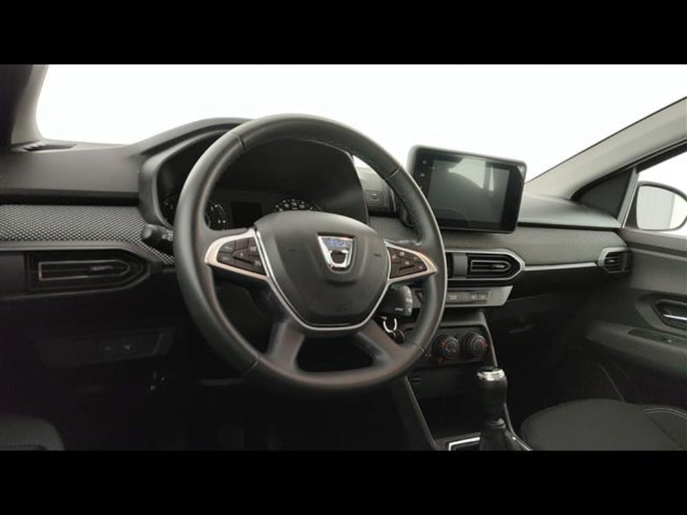 Dacia Sandero usata a Milano (8)