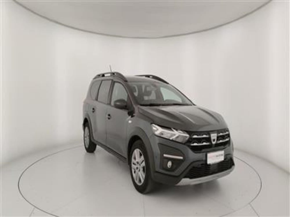 Dacia Jogger usata a Bari (11)