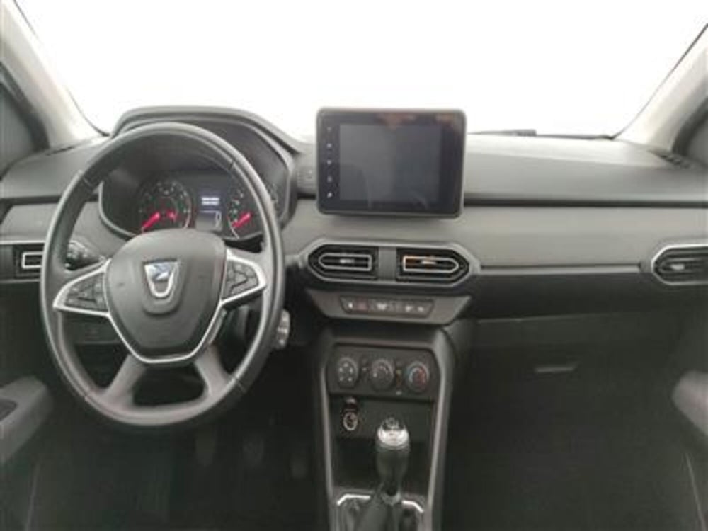 Dacia Jogger usata a Bari (14)