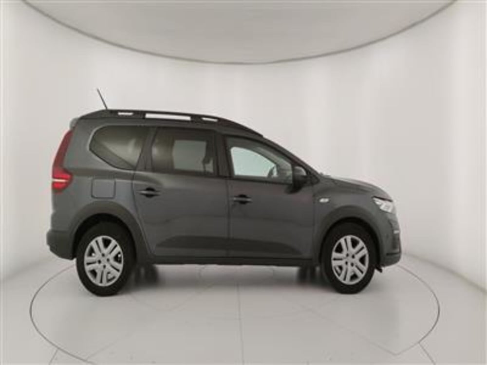 Dacia Jogger usata a Bari (9)