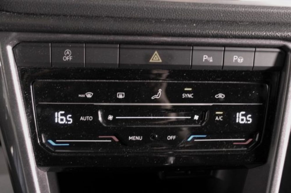 Volkswagen T-Roc usata a Novara (13)
