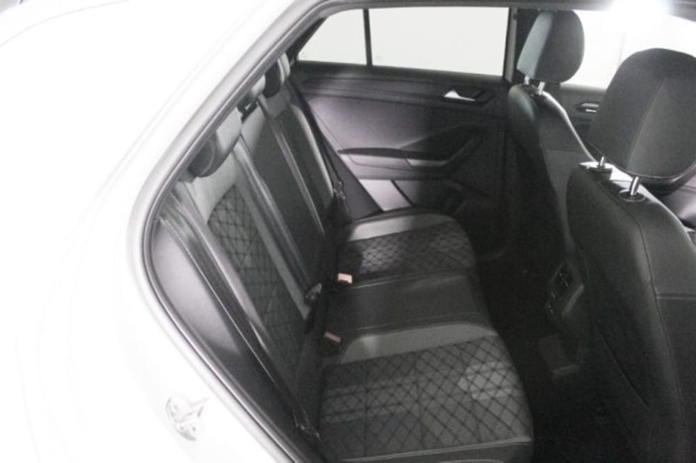 Volkswagen T-Roc usata a Novara (9)