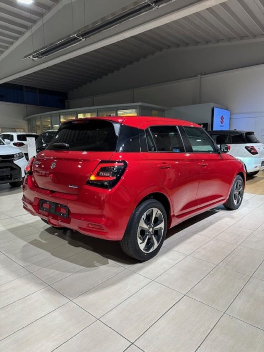 Suzuki Swift nuova a Novara (17)