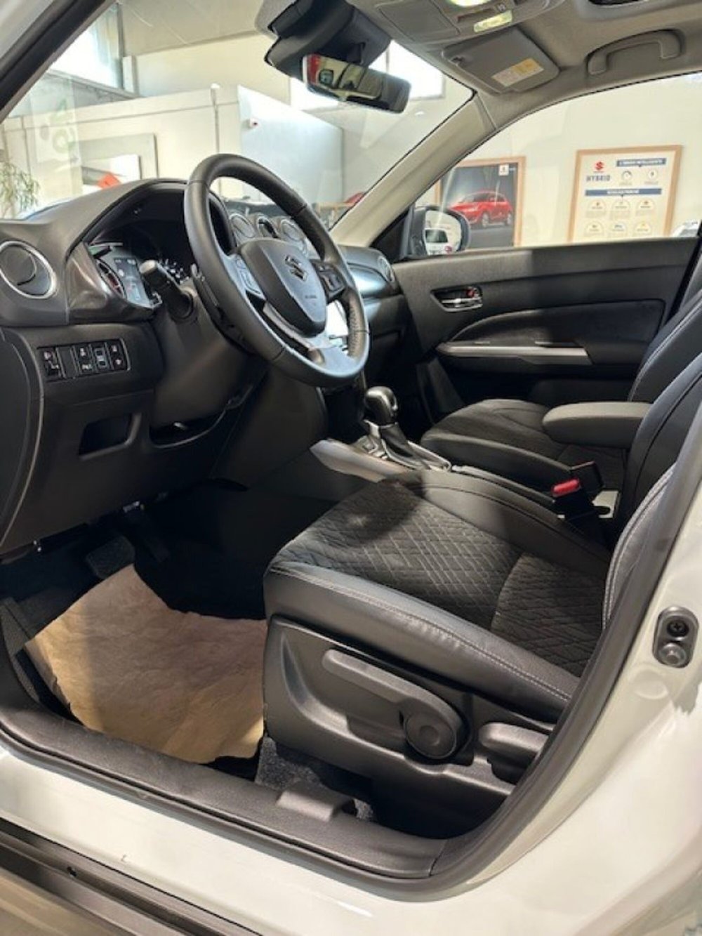 Suzuki Vitara nuova a Novara (10)