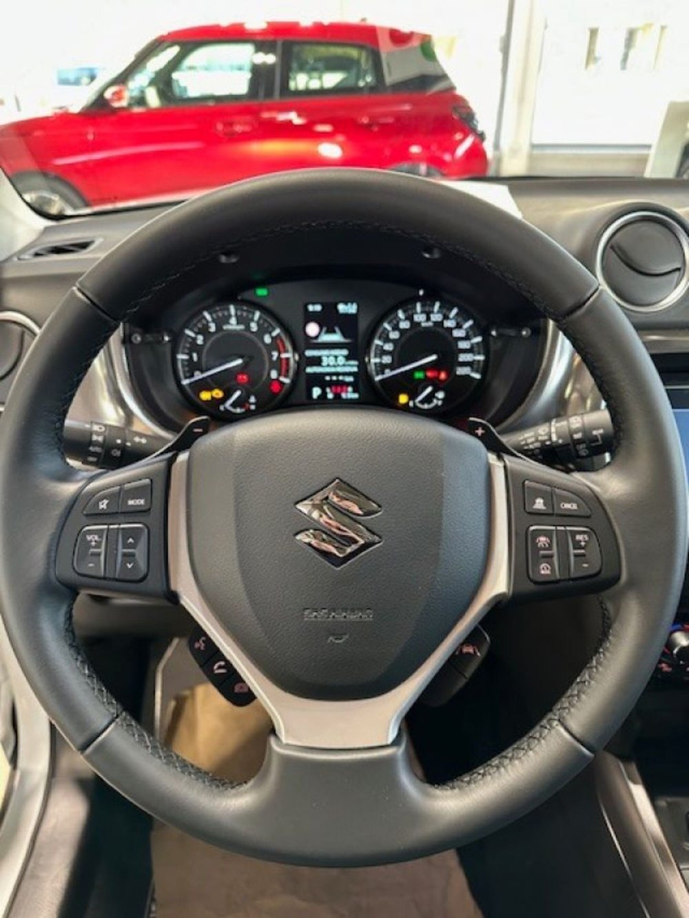 Suzuki Vitara nuova a Novara (5)