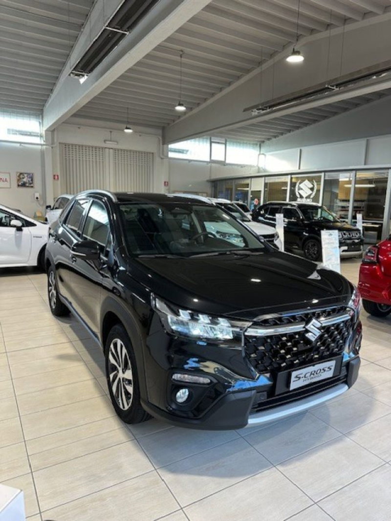 Suzuki S-Cross nuova a Novara (2)