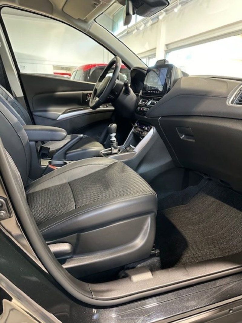 Suzuki S-Cross nuova a Novara (9)