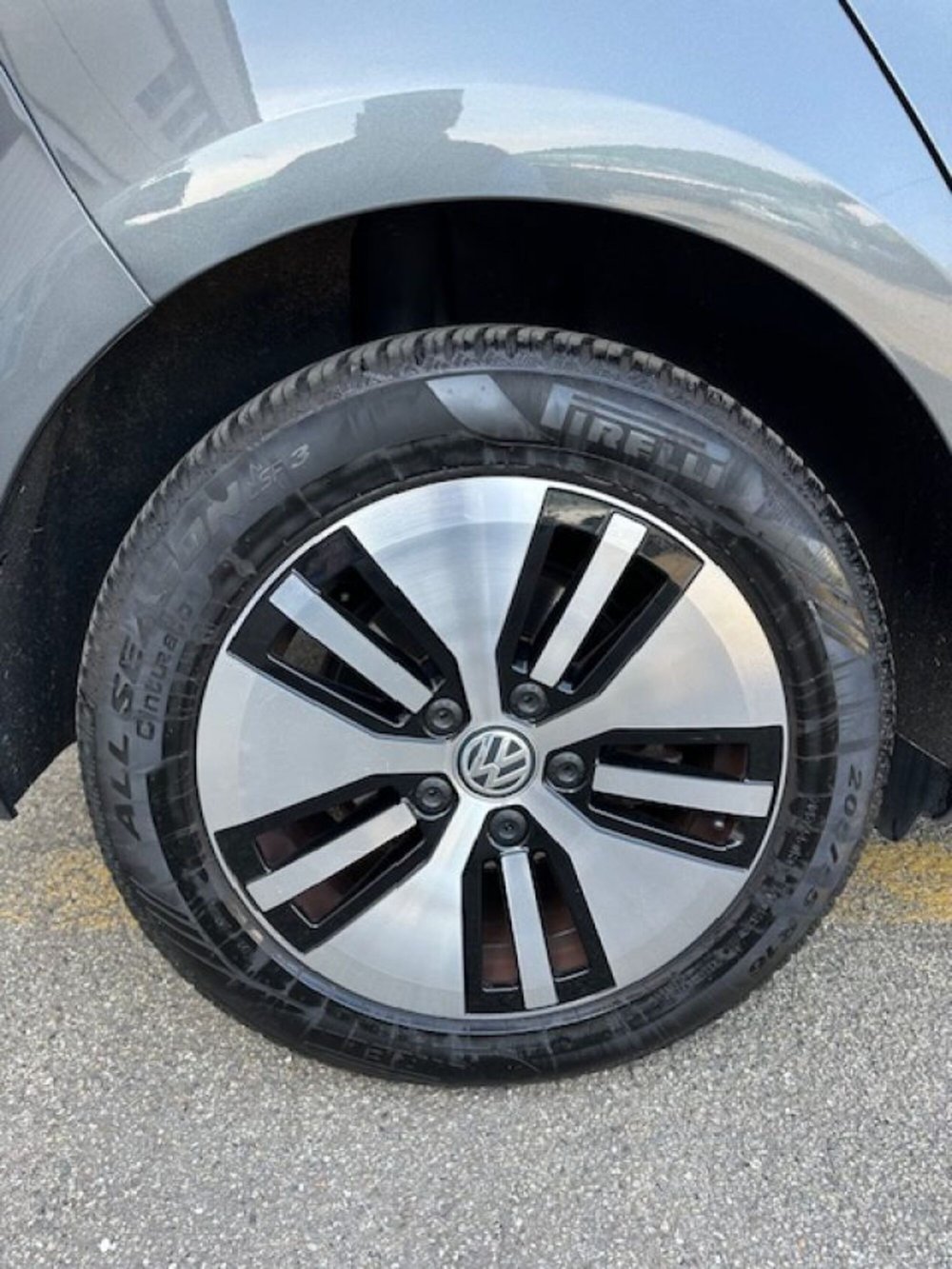 Volkswagen e-Golf usata a Novara (13)