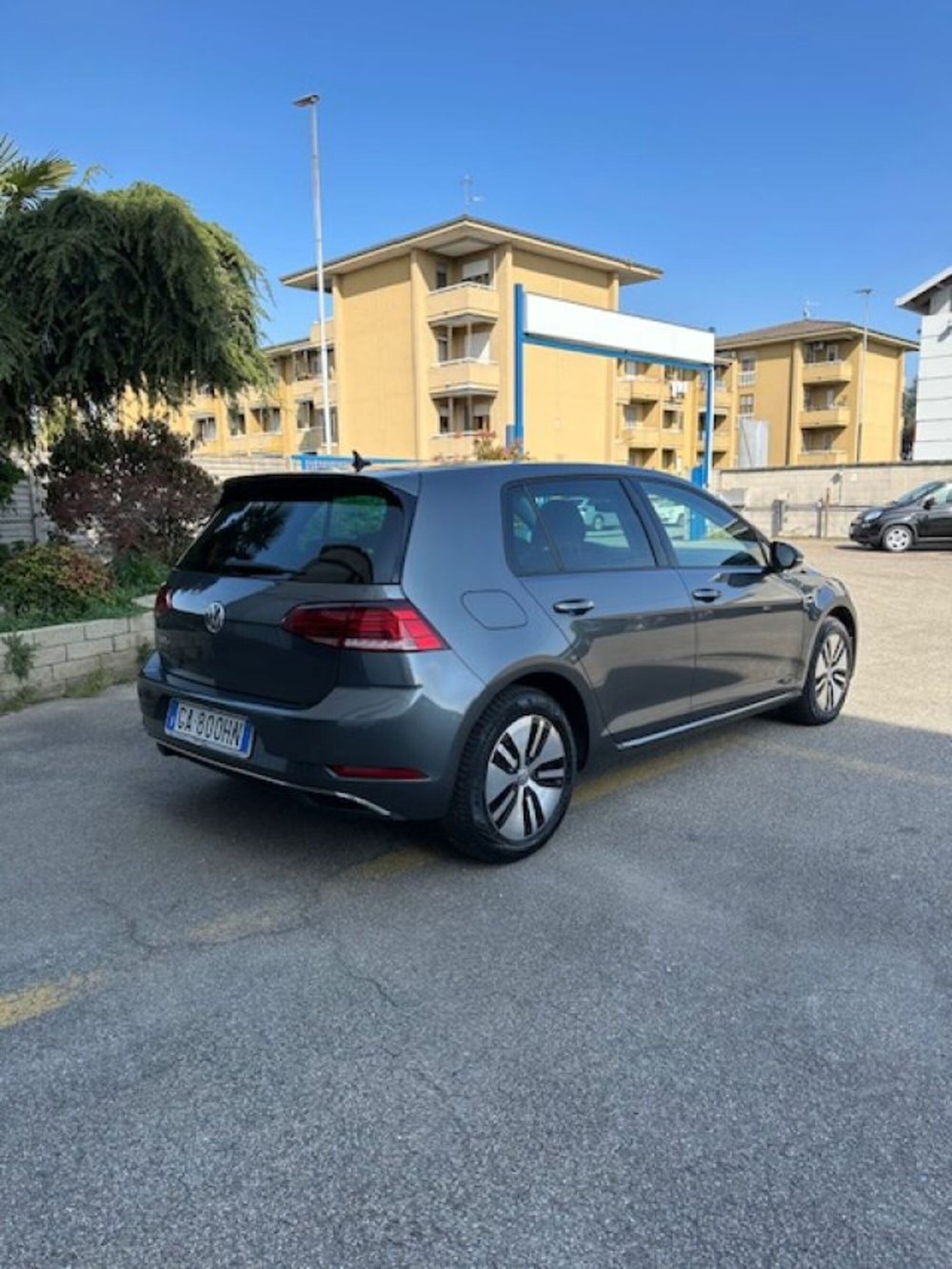 Volkswagen e-Golf usata a Novara (14)
