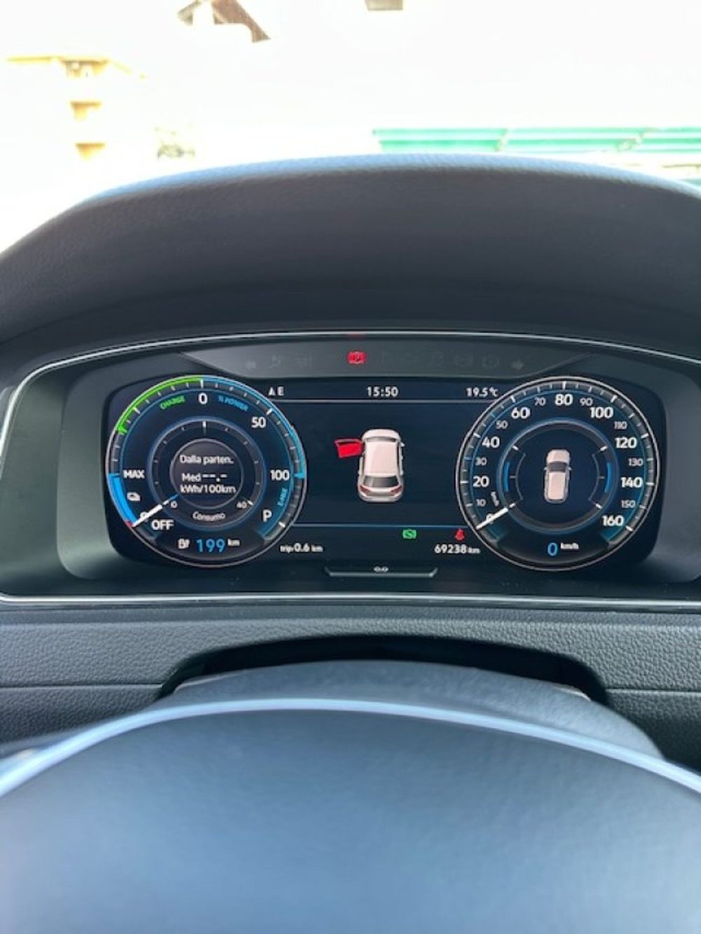 Volkswagen e-Golf usata a Novara (3)
