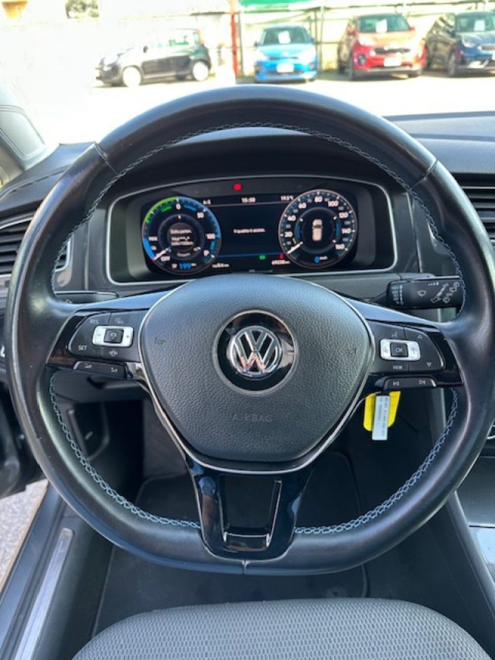 Volkswagen e-Golf usata a Novara (4)