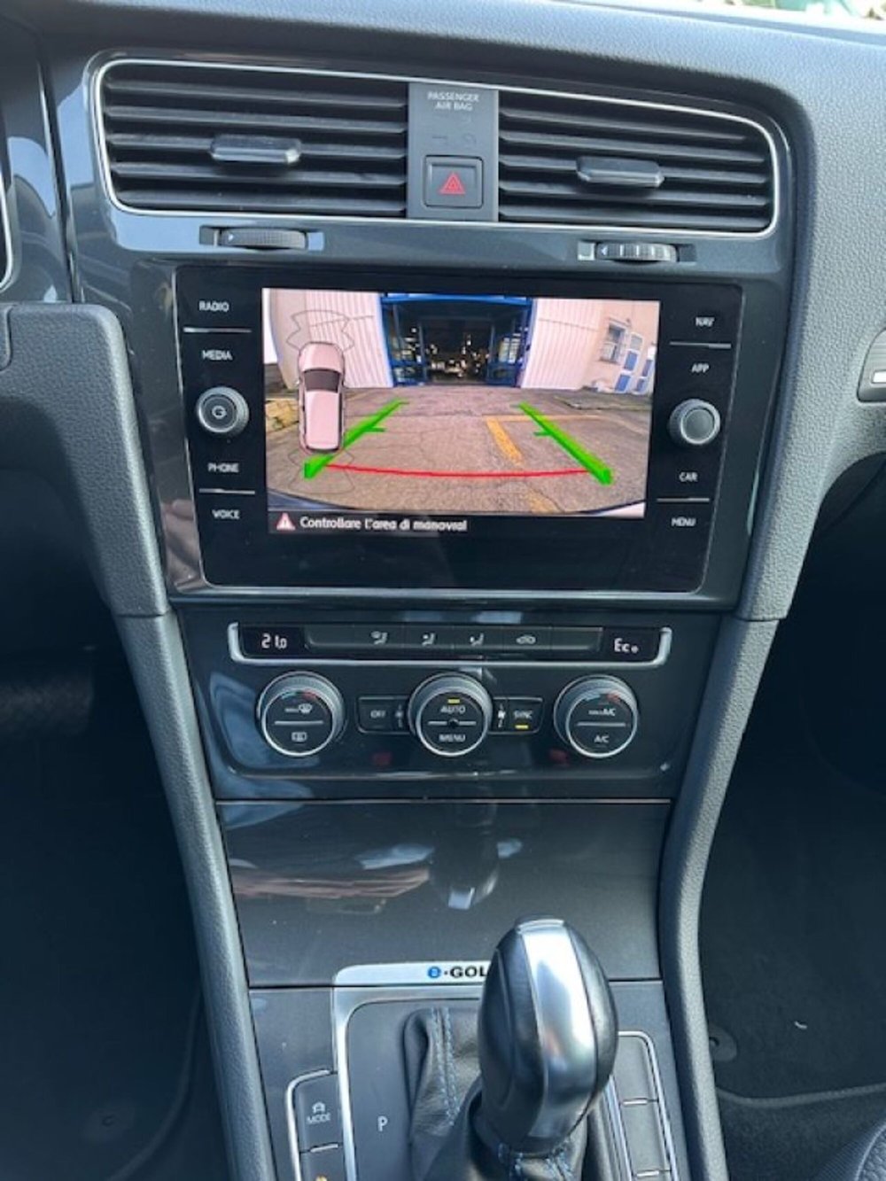 Volkswagen e-Golf usata a Novara (6)