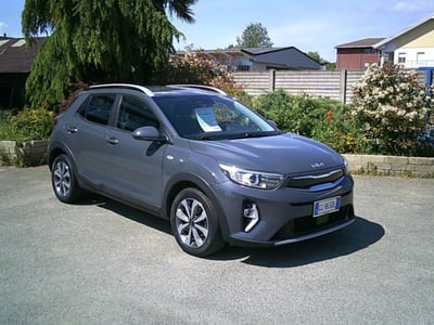 Kia Stonic 1.0 T-GDi 100 CV MHEV iMT Style del 2022 usata a Novara