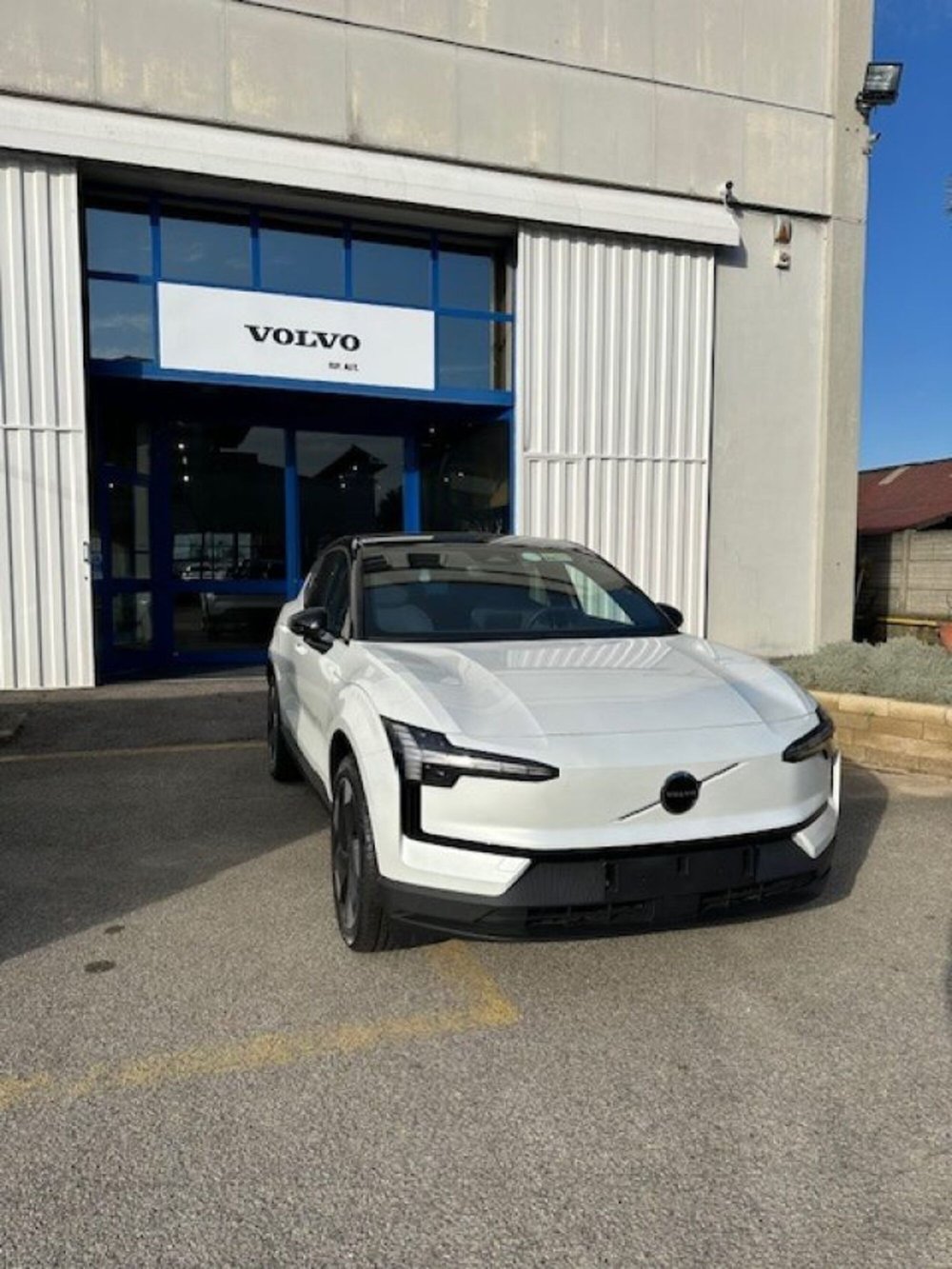 Volvo EX30 nuova a Novara