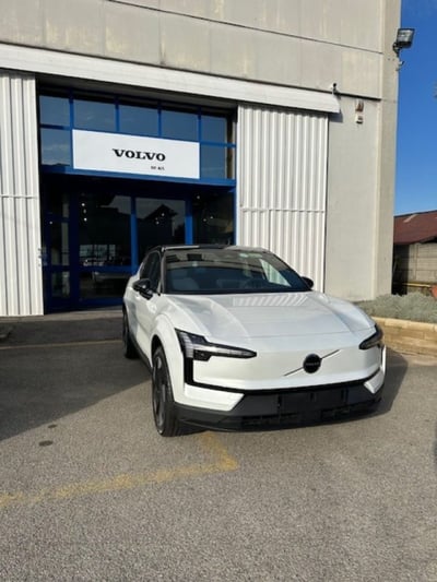 Volvo EX30 Single Motor Extended Range Plus rwd nuova a Novara