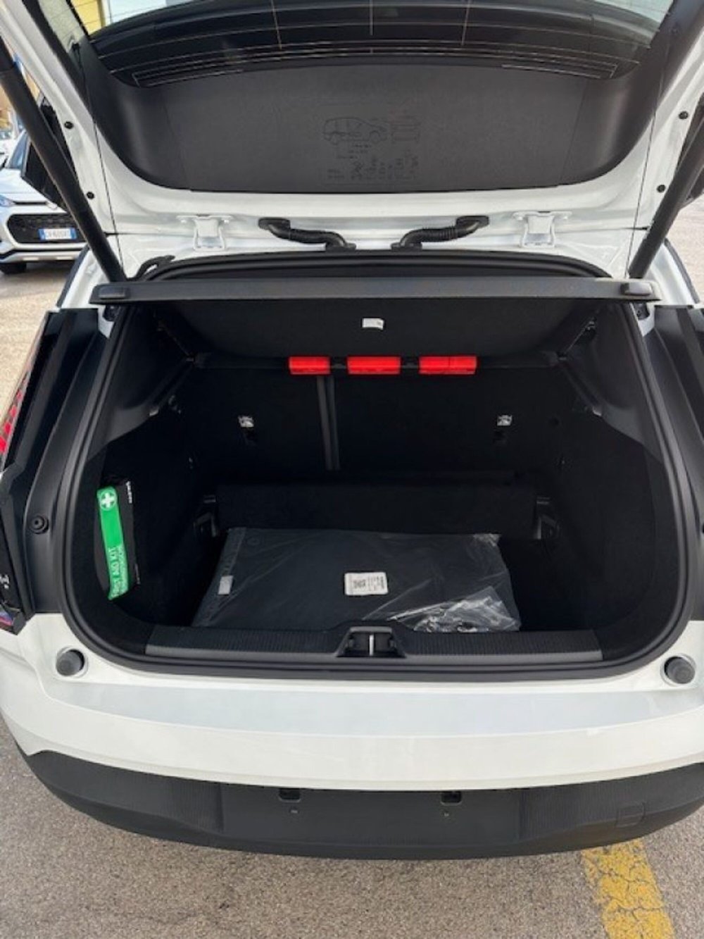 Volvo EX30 nuova a Novara (12)