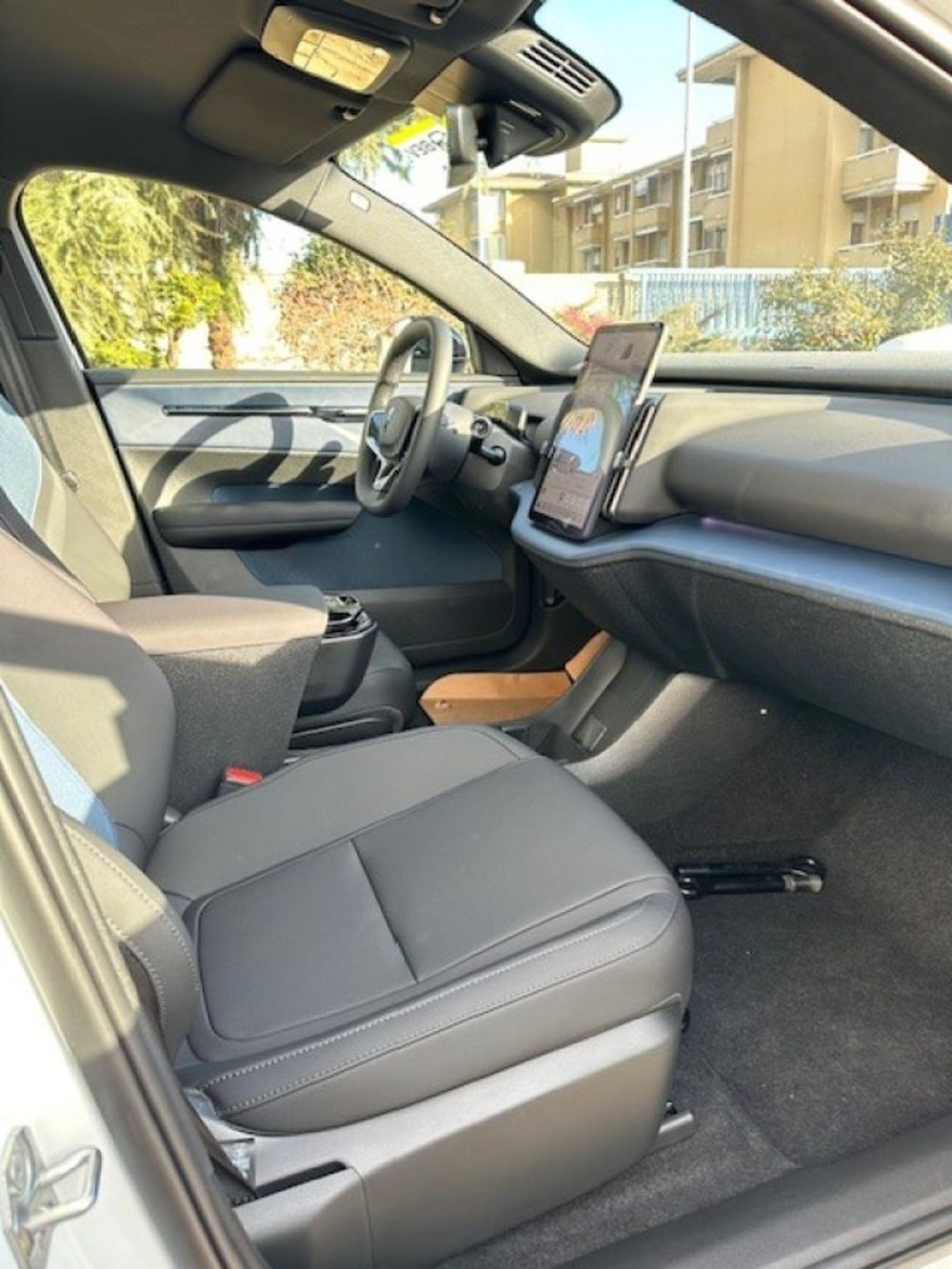 Volvo EX30 nuova a Novara (8)