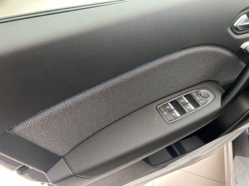Renault Captur nuova a Napoli (17)