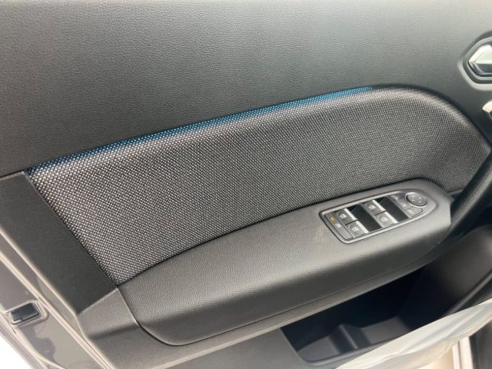 Renault Captur nuova a Napoli (18)
